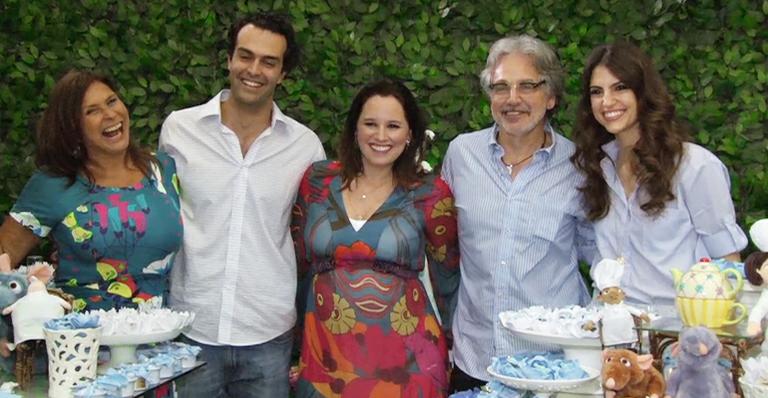 Arquivo: Mariana Belém recebe famosos em seu chá de bebê