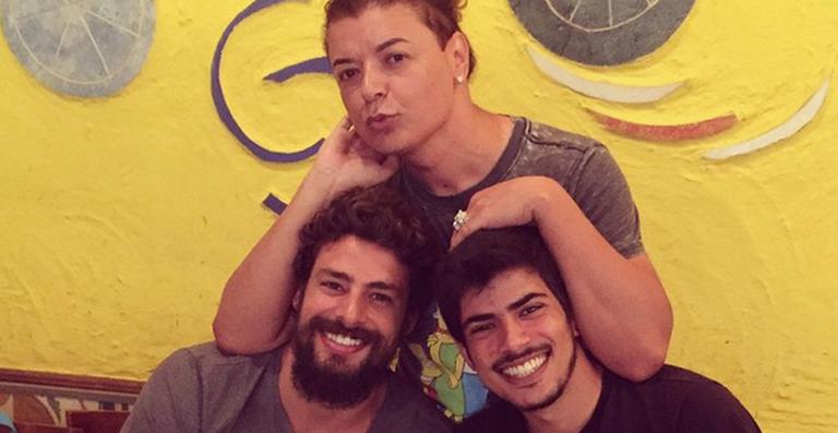 Irmão de Cauã Reymond faz sucesso nas redes sociais