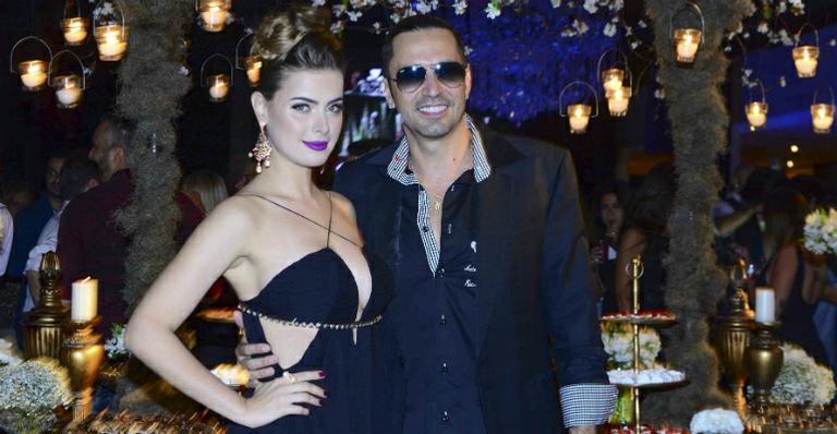 Após anunciar separação, Latino e Rayanne Morais reaparecem juntos
