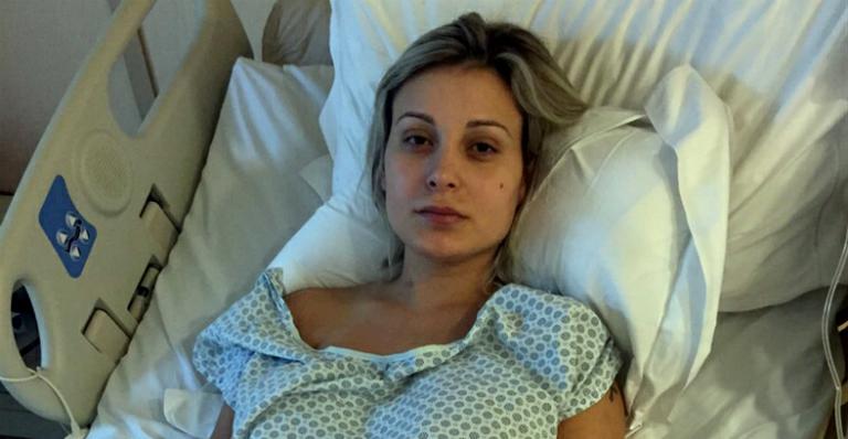 Andressa Urach recebe alta do hospital e desabafa: “Dias de muita dor e de momentos difíceis”