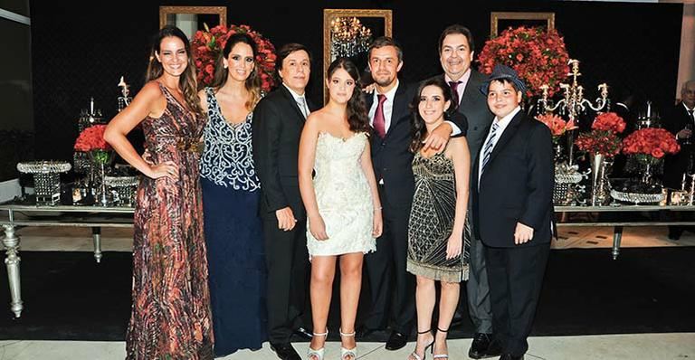 Tom Cavalcante recebe Fausto Silva nos 15 anos da filha, Maria Antonia