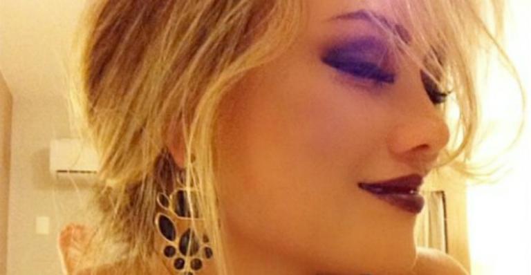 Ellen Rocche abusa do decote em selfie caprichada: “Sexy sem ser vulgar”