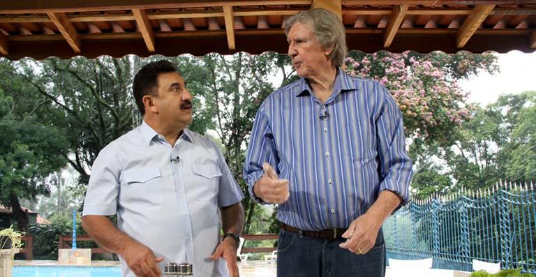 Ratinho estreia quadro de culinária com Sérgio Reis