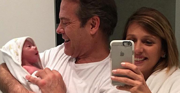 Luisa Mell mostra foto do filho recém-nascido, Enzo