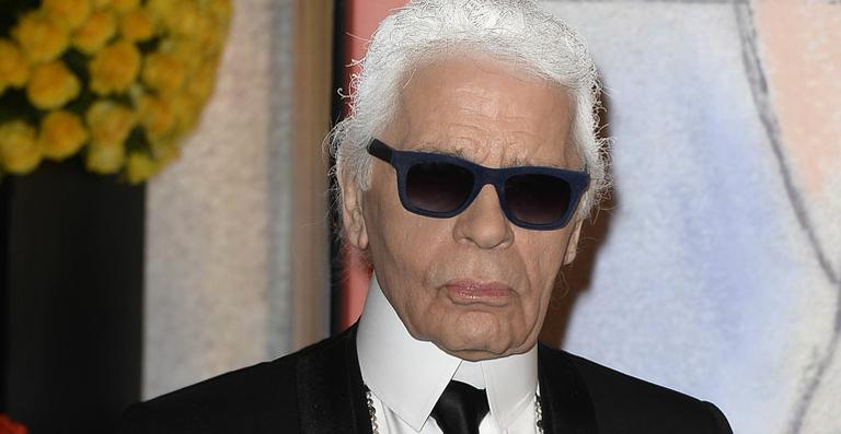 Estilista Karl Lagerfeld tem guarda-costas anti-selfie: ‘Ele é cruel’