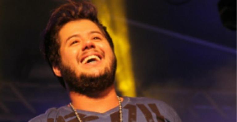 Hugo, parceiro musical de Tiago, sofre acidente de carro no interior de São Paulo