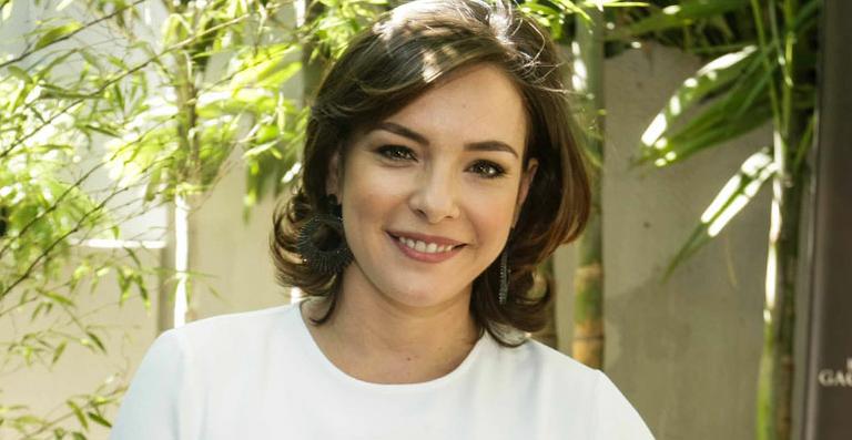 Regiane Alves confirma a 2ª gestação: ‘Bebê a bordo’