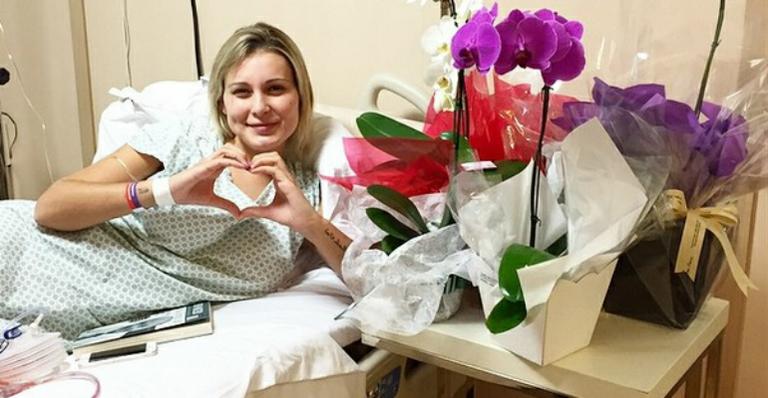 Andressa Urach revela que ficará 1 ano com cateter no corpo