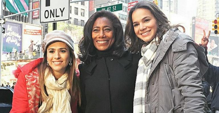 Glória Maria tieta Tatá Werneck e Bruna Marquezine em Nova York