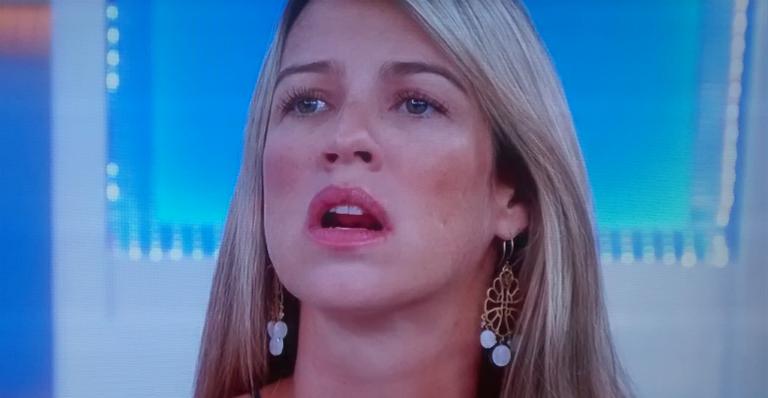 Ê vidão! Esperando gêmeos, Luana Piovani posa de biquini ao lado do maridão