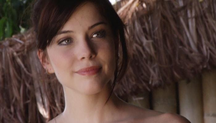 Bia Arantes estreia no humor em canal na internet