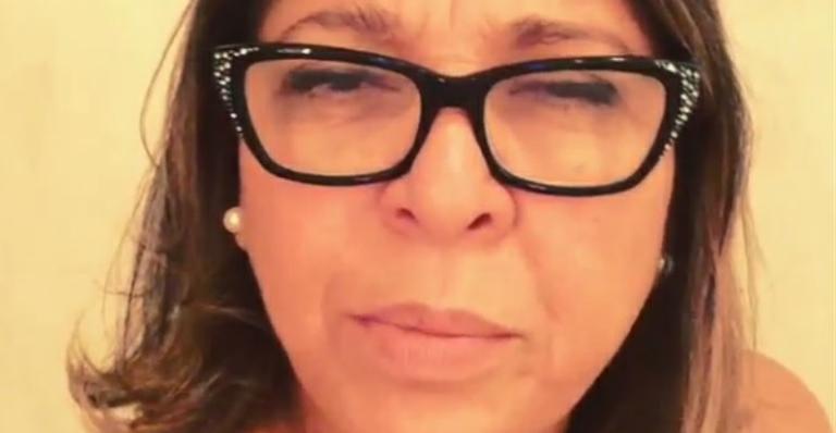 Roberta Miranda monta look controverso e filosofa: ‘Perdoar é o meu dever’