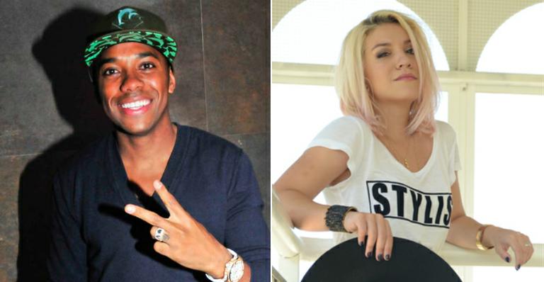 Robinho canta hit da cantora Priscilla Alcantara antes de jogo do Santos