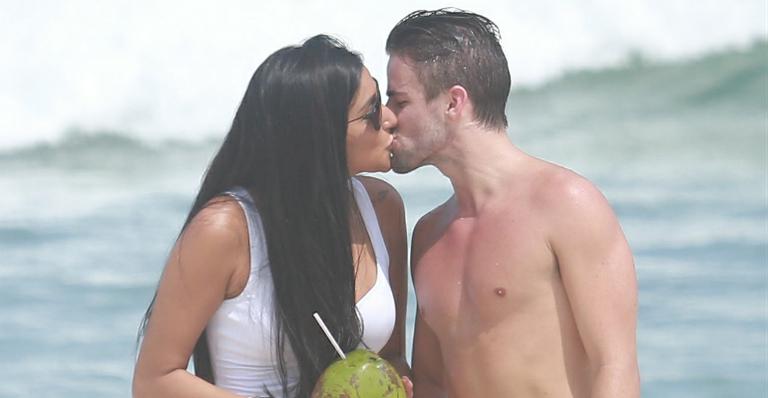 Talita Araújo, do ‘BBB15’, comemora dois meses com Rafael e se declara