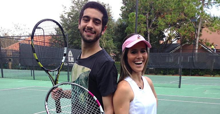 Fernanda Pontes recebe Miguel Rômulo em seu programa na Globo Internacional