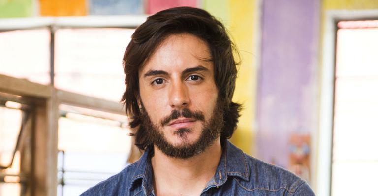 Próximo dos 40, Ricardo Tozzi defende: “O mais incrível da vida são as experiências”
