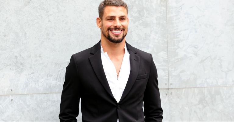 No Instagram, Cauã Reymond relembra início de carreira e posta foto sem camisa