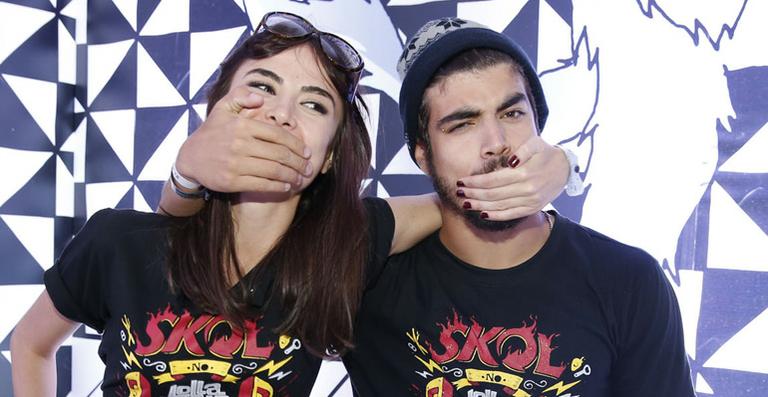 Caio Castro e Maria Casadevall curtem juntos o festival Lollapalooza