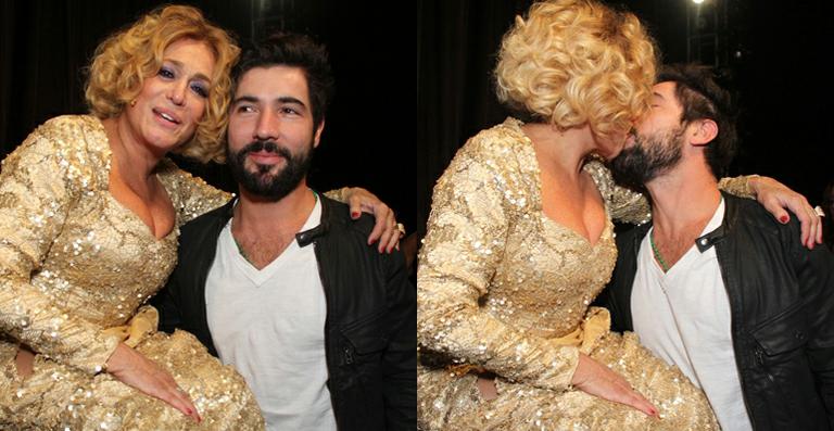 Susana Vieira estreia o musical ‘Barbaridade’ e ganha beijo de Sandro Pedroso