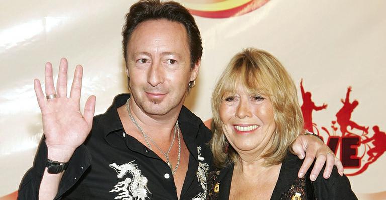 Primeira mulher de John Lennon morre aos 75 anos