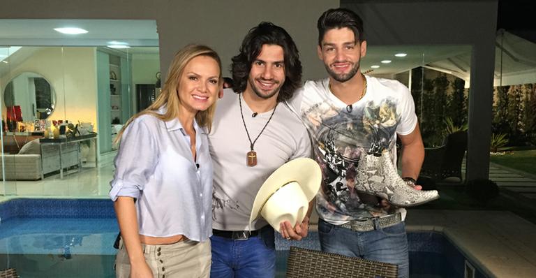 Eliana mostra intimidade da dupla Munhoz e Mariano