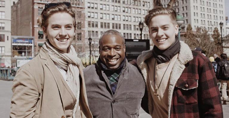Atores de Zack e Cody se reencontram em NY