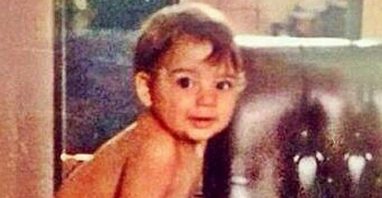 Lucas Lucco comemora aniversário com foto da infância