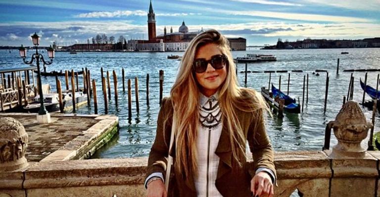Ex-BBB Aline Gotschalg mostra seu álbum de viagens