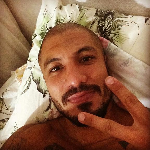 Fernando publica primeira selfie pós-BBB e agradece: ‘Muito feliz com tudo que li’