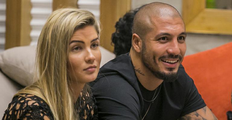 Fernando e Aline não vão à festa do programa com os outros ex-BBBs