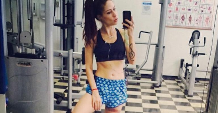 Pitty publica foto na academia e rebate críticas sobre magreza: ‘O achismo não tem limite’
