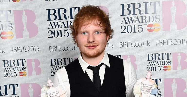 Ed Sheeran conta por que nunca ficou com Taylor Swift: ‘Sou um hobbit de pé peludo’