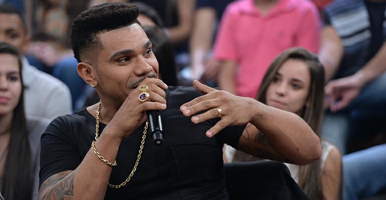 Naldo Benny elogia Ellen Cardoso: ‘Casei com a melhor mulher do mundo’