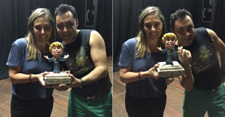 Heloísa Périsse se emociona com presente em homenagem ao seu papel como Dercy Gonçalves