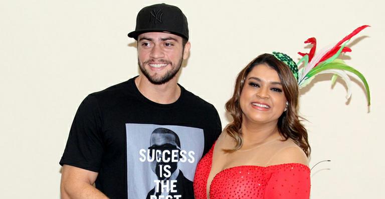 No dia do casamento, Rodrigo Godoy se declara para Preta Gil