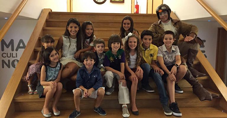Crianças prestigiam Juliana Xavier
