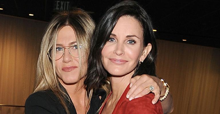 Courteney Cox foi dama de honra do casamento de Jennifer Aniston