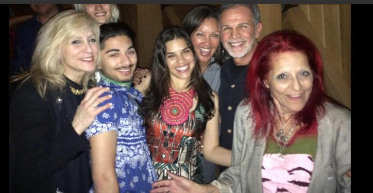 Elenco de ‘Ugly Betty’ se reúne no aniversário da atriz America Ferrera