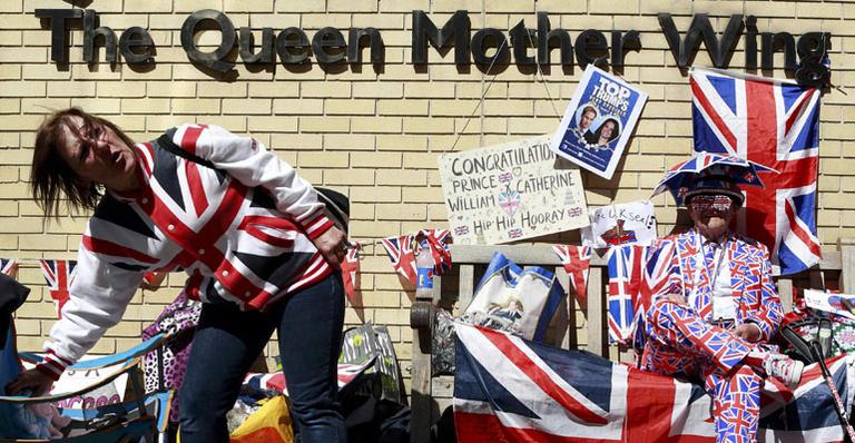 Fãs acampam fora de hospital à espera do nascimento do bebê de Kate Middleton
