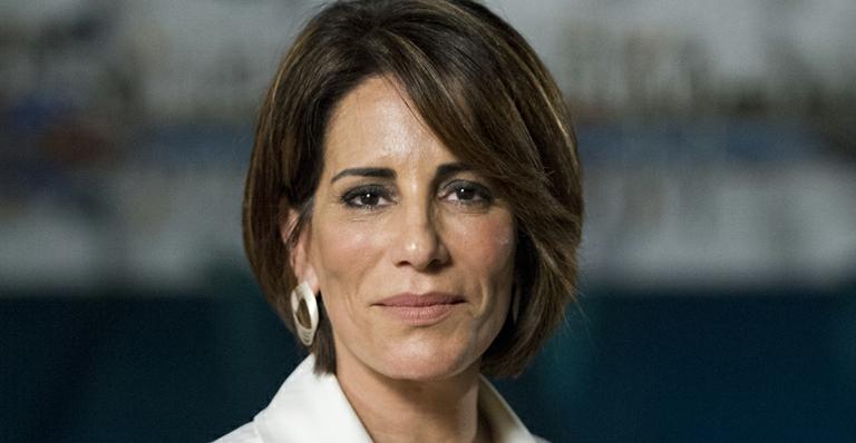 Glória Pires vai para o hospital e falta em desfile da Portela