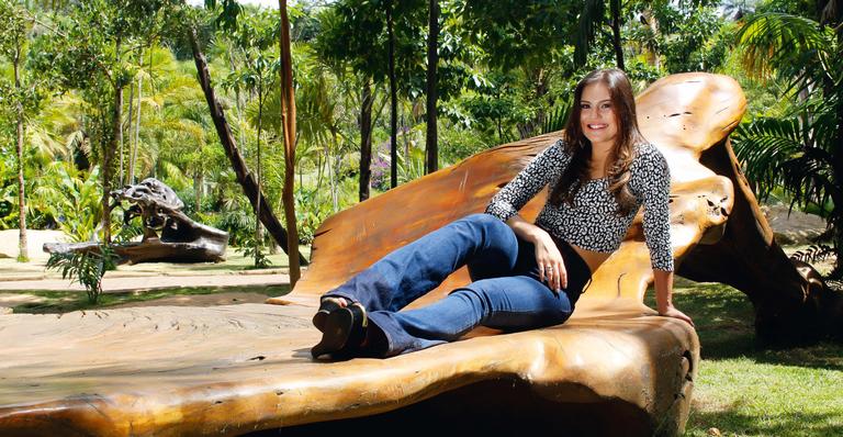 Jéssika Alves se rende aos encantos de Inhotim