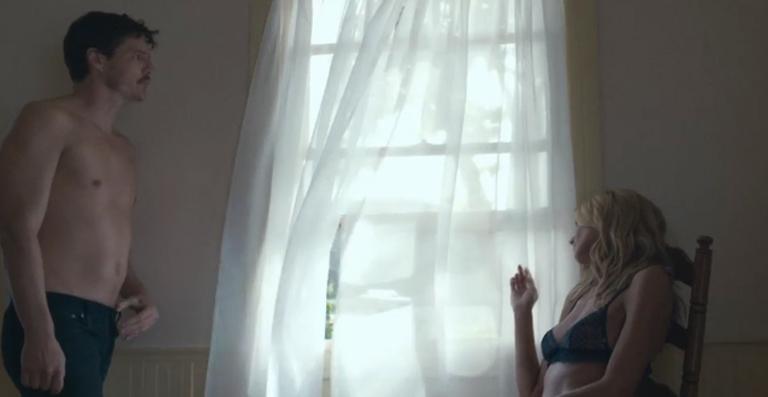 Heidi Klum protagoniza cenas quentes com ator de ‘Game of Thrones’ no novo clipe da Sia