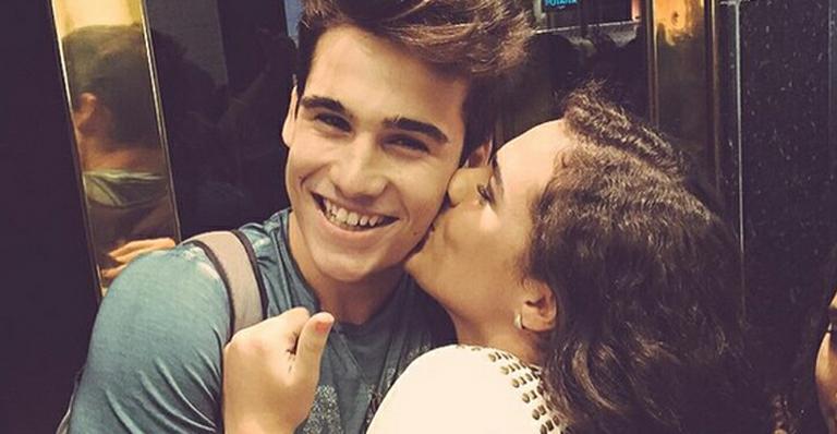 Que romântico! Lívian Aragão ganha surpresa fofa do namorado