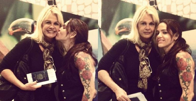 Monique Evans viaja e ganha declaração da namorada: ‘Vou morrer de saudade’