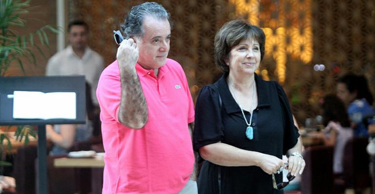 Casados há mais de 40 anos, Tony Ramos almoça com Lidiane Barbosa