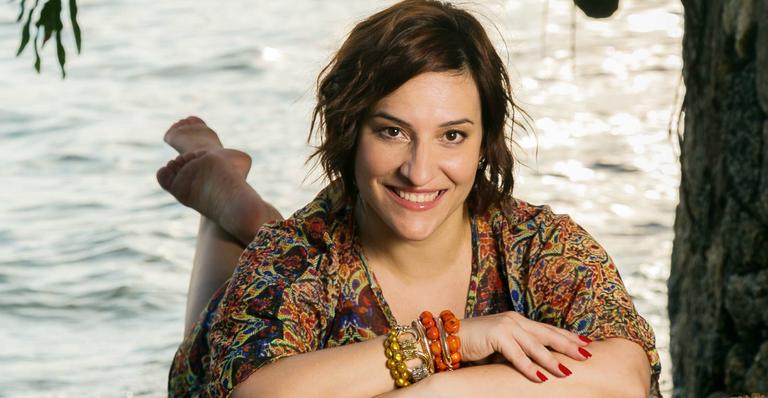 Simone Gutierrez sonha com casamento moderno