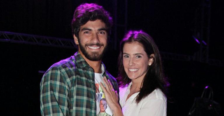 Hugo Moura se declara para Deborah Secco nas redes sociais