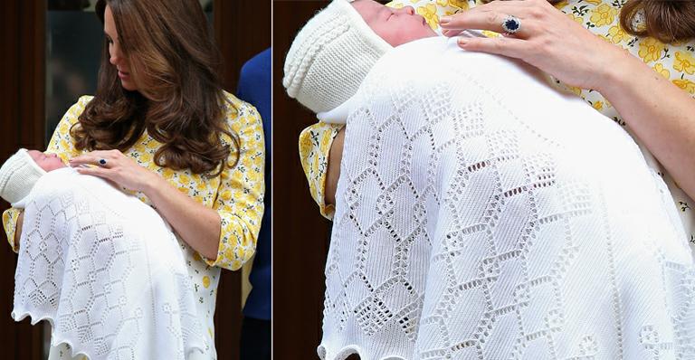 Xale de lã pura escolhido por Kate Middleton na apresentação de Charlotte esgota