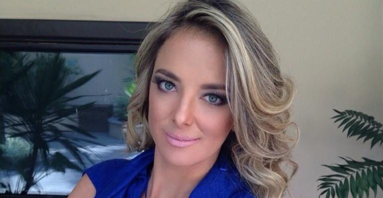 Ticiane Pinheiro posa sem make durante sessão de drenagem