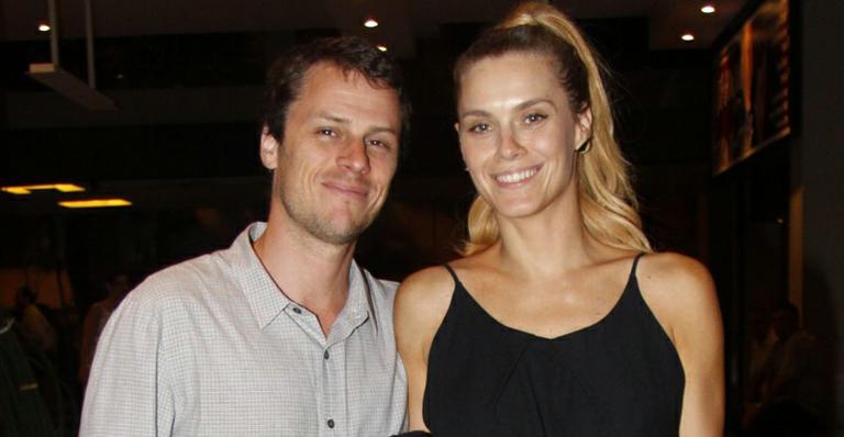 Carolina Dieckmann celebra 8 anos de casamento